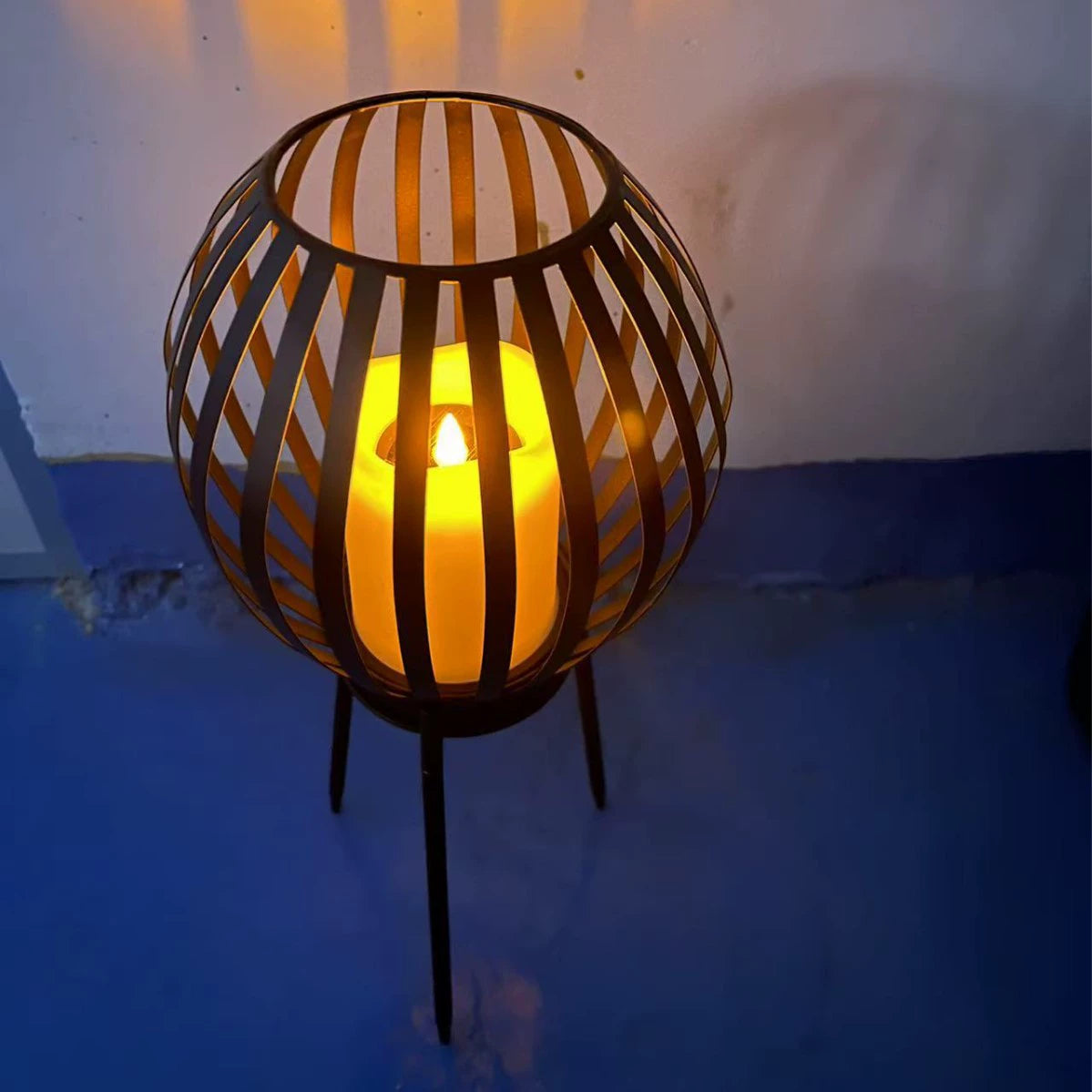 Black Mesh Tripod Path Light